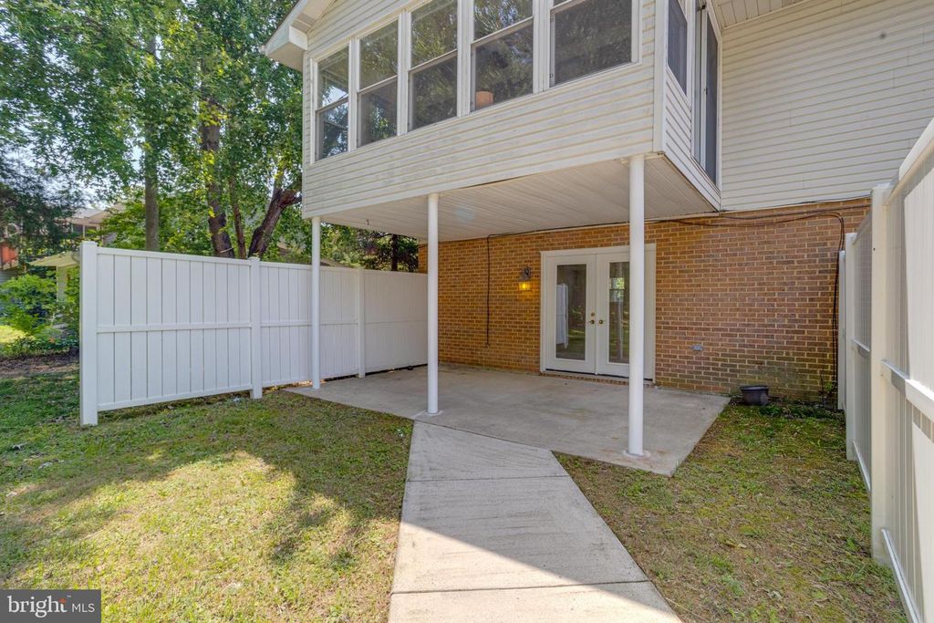 Image 70 of property listing at 114 CEDAR RD, Chester, MD 21619