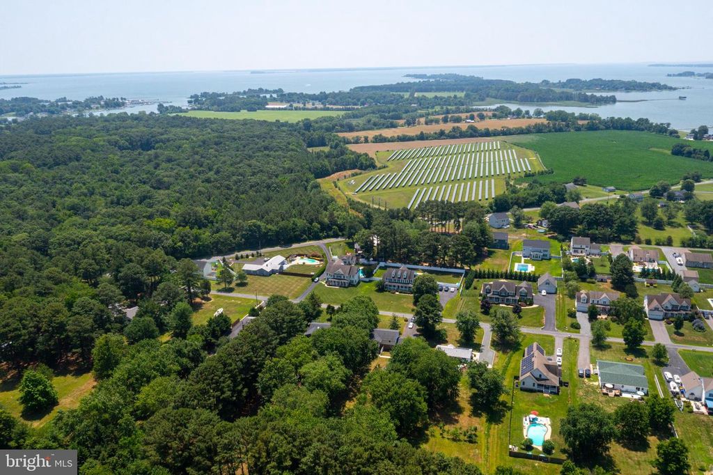 Image 80 of property listing at 114 CEDAR RD, Chester, MD 21619