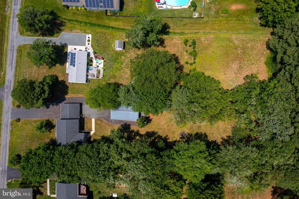 Image 81 of property listing at 114 CEDAR RD, Chester, MD 21619