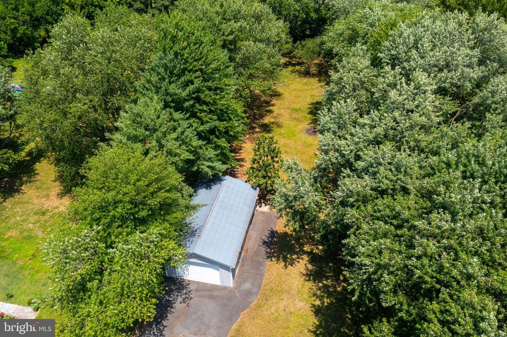 Image 82 of property listing at 114 CEDAR RD, Chester, MD 21619