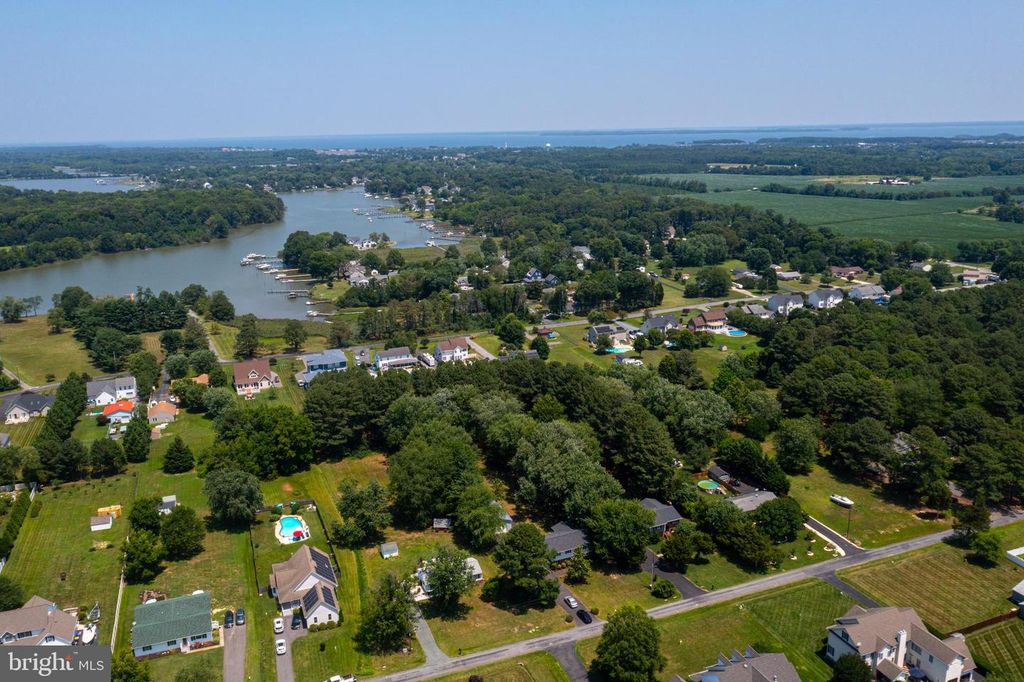 Image 87 of property listing at 114 CEDAR RD, Chester, MD 21619