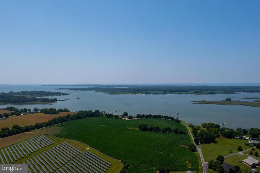 Image 90 of property listing at 114 CEDAR RD, Chester, MD 21619