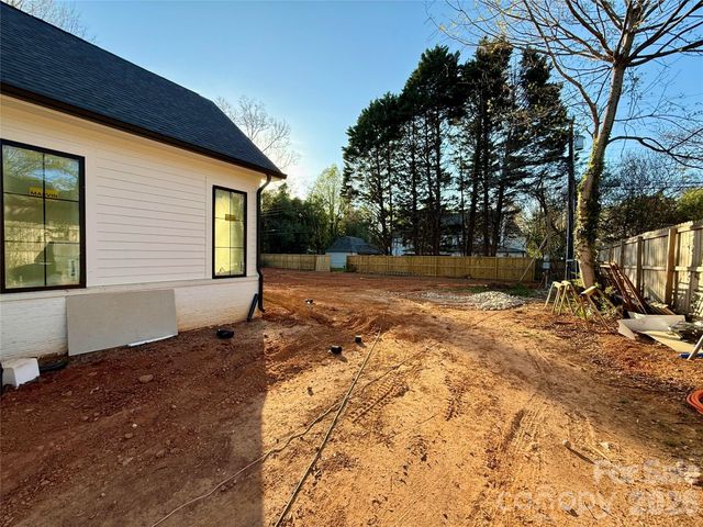 318 Lansdowne Road, Charlotte, NC 28270