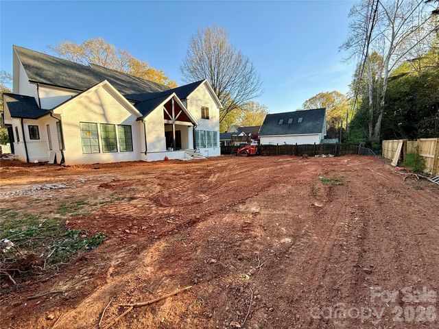 318 Lansdowne Road, Charlotte, NC 28270