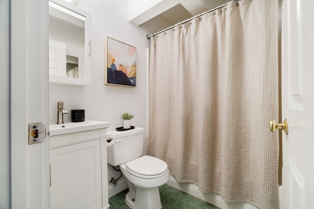 241 River Street 6, Cambridge, MA 02139
