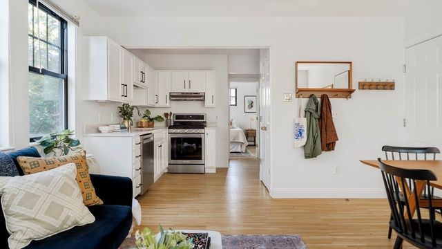 241 River Street 6, Cambridge, MA 02139