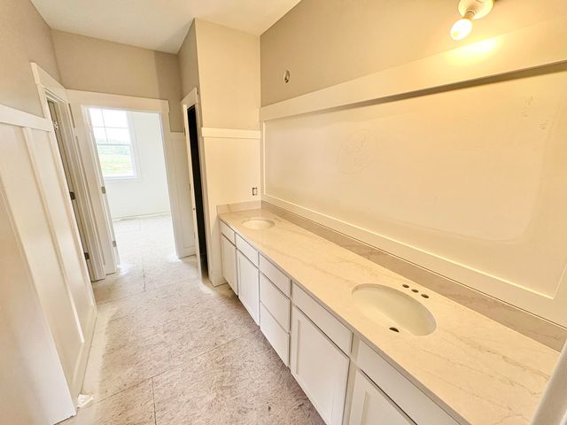 7082 Kettle Dale Avenue SE, Alto, MI 49302