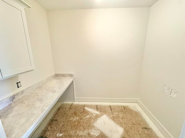 7082 Kettle Dale Avenue SE, Alto, MI 49302