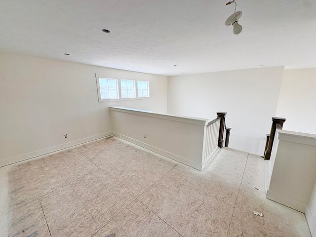 7082 Kettle Dale Avenue SE, Alto, MI 49302