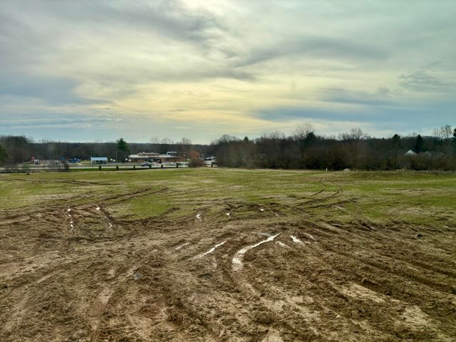 7082 Kettle Dale Avenue SE, Alto, MI 49302