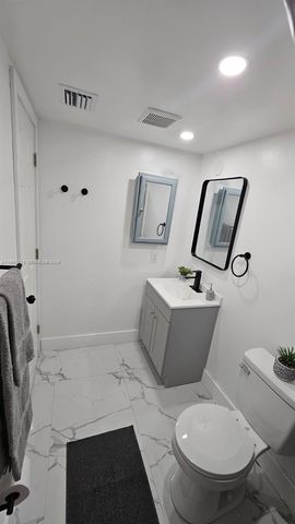 7085 W Sunrise Blvd 7085, Plantation, FL 33313