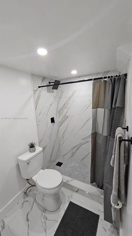 7085 W Sunrise Blvd 7085, Plantation, FL 33313