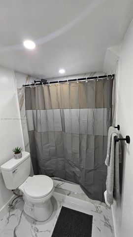 7085 W Sunrise Blvd 7085, Plantation, FL 33313