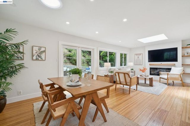 29 Eastwood Ct, Oakland, CA 94611