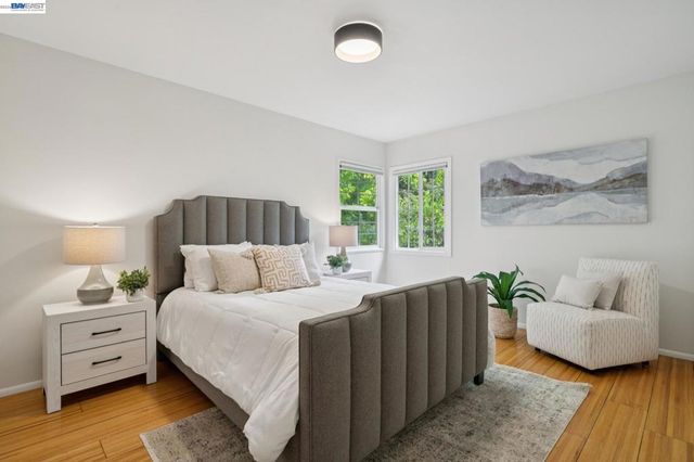 29 Eastwood Ct, Oakland, CA 94611