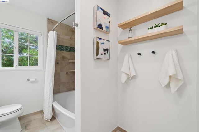 29 Eastwood Ct, Oakland, CA 94611