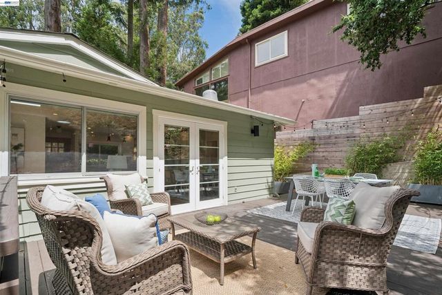 29 Eastwood Ct, Oakland, CA 94611