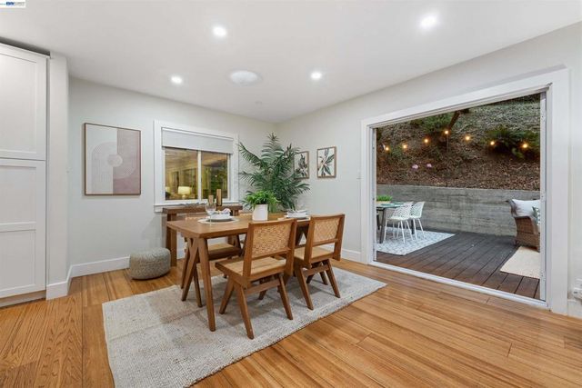 29 Eastwood Ct, Oakland, CA 94611