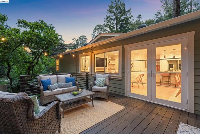 29 Eastwood Ct, Oakland, CA 94611