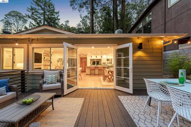 29 Eastwood Ct, Oakland, CA 94611