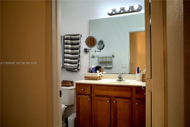 8915 W 35th Ave, Hialeah, FL 33018