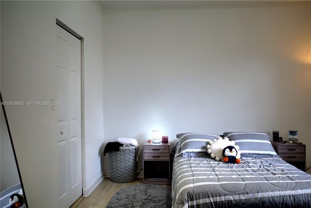 8915 W 35th Ave, Hialeah, FL 33018