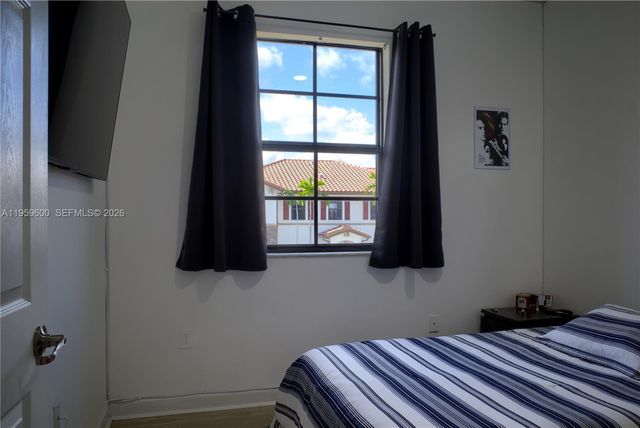 8915 W 35th Ave, Hialeah, FL 33018