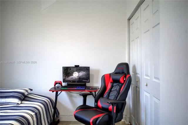 8915 W 35th Ave, Hialeah, FL 33018