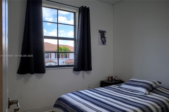 8915 W 35th Ave, Hialeah, FL 33018