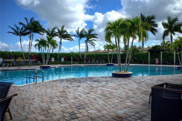 8915 W 35th Ave, Hialeah, FL 33018