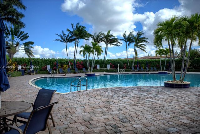 8915 W 35th Ave, Hialeah, FL 33018