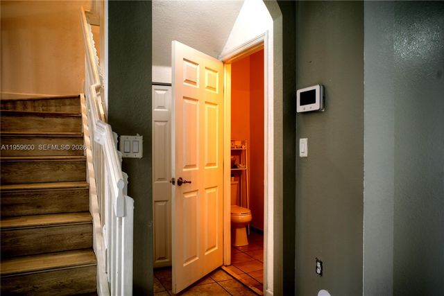 8915 W 35th Ave, Hialeah, FL 33018