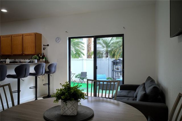 8915 W 35th Ave, Hialeah, FL 33018