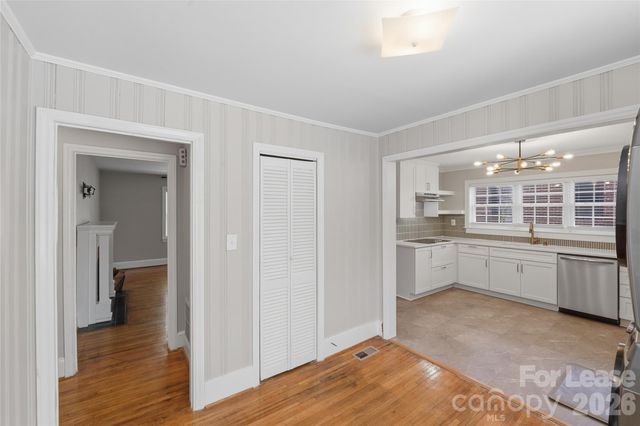 2214 Arnold Drive, Charlotte, NC 28205