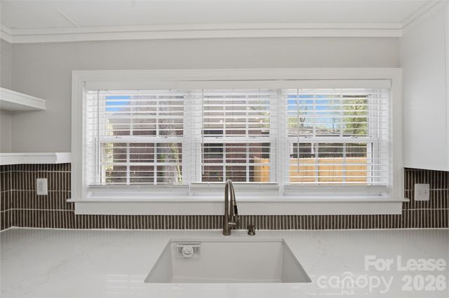 2214 Arnold Drive, Charlotte, NC 28205