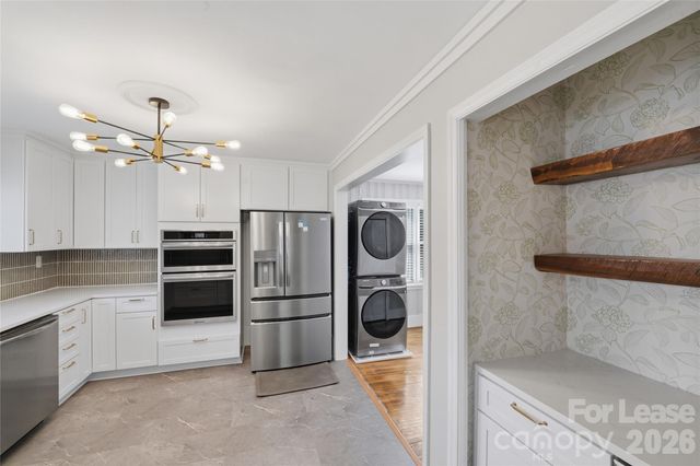 2214 Arnold Drive, Charlotte, NC 28205