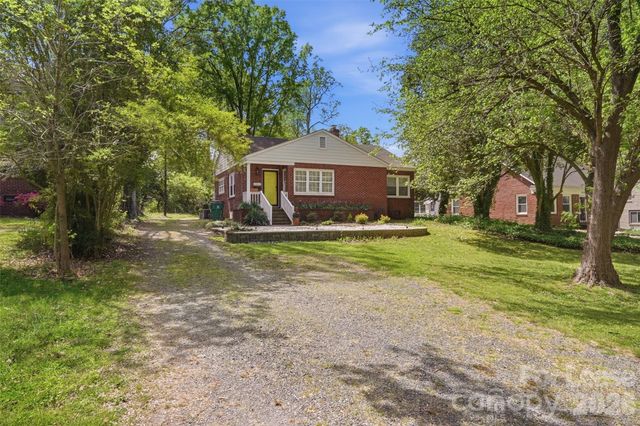 2214 Arnold Drive, Charlotte, NC 28205