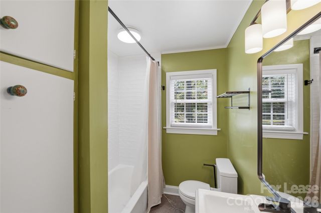 2214 Arnold Drive, Charlotte, NC 28205