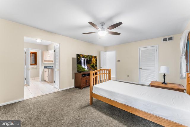 15 FIR LN, Voorhees, NJ 08043