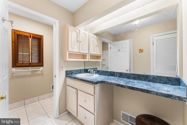 15 FIR LN, Voorhees, NJ 08043
