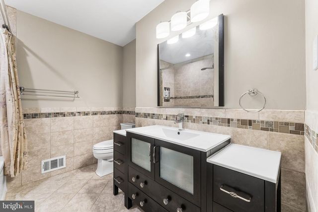 15 FIR LN, Voorhees, NJ 08043