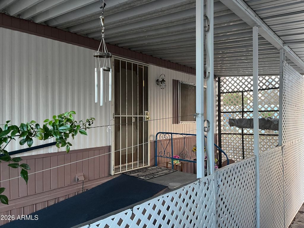 Image 4 of property listing at 3150 W Glendale Avenue 68, Phoenix, AZ 85051