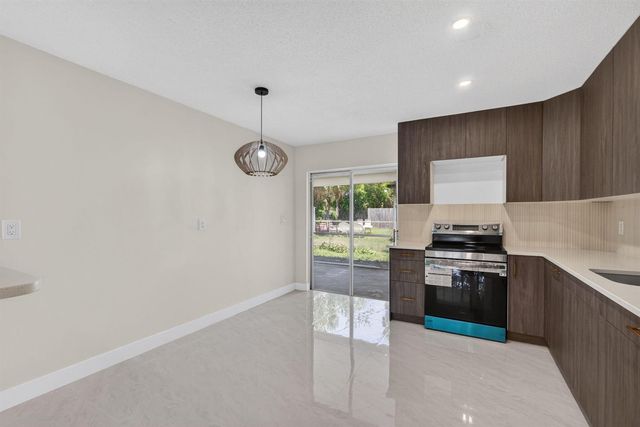 3943 Roan Court W, Palm Beach Gardens, FL 33403