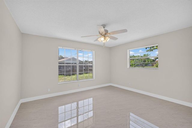 3943 Roan Court W, Palm Beach Gardens, FL 33403