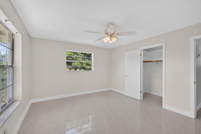 3943 Roan Court W, Palm Beach Gardens, FL 33403