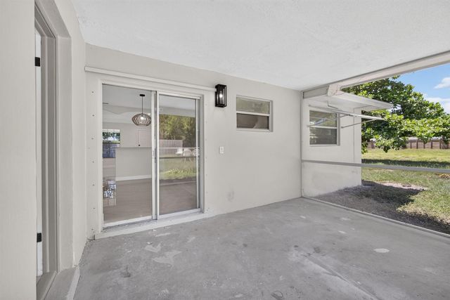 3943 Roan Court W, Palm Beach Gardens, FL 33403
