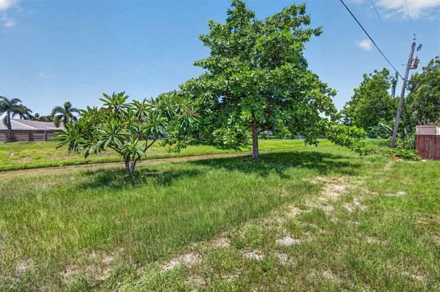 3943 Roan Court W, Palm Beach Gardens, FL 33403