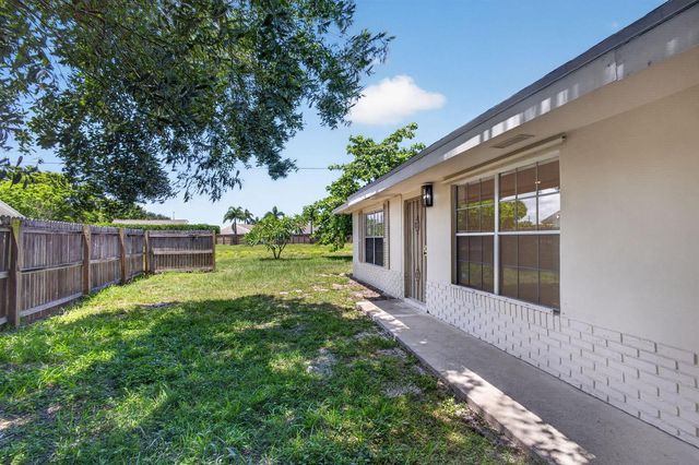 3943 Roan Court W, Palm Beach Gardens, FL 33403