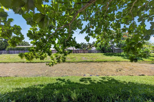 3943 Roan Court W, Palm Beach Gardens, FL 33403
