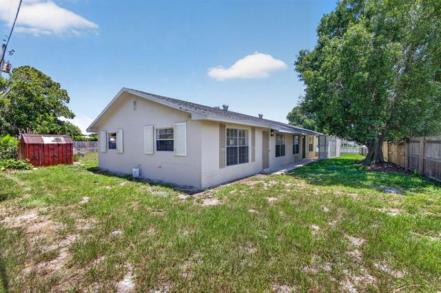 3943 Roan Court W, Palm Beach Gardens, FL 33403